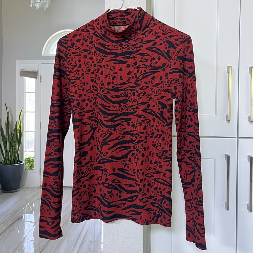No Boundaries Leopard Animal Print Long Sleeve Turtleneck Top Size M